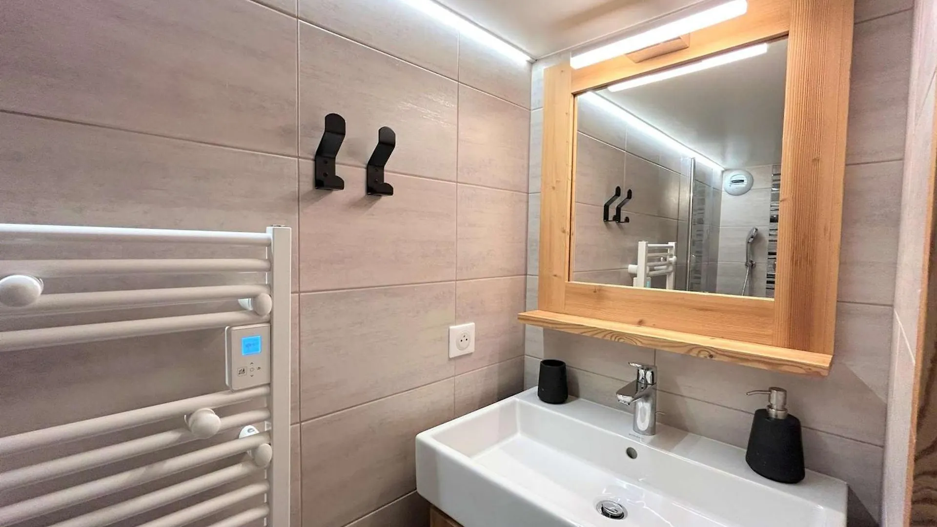 Appartement Familial 4 Pieces, Ski-In/Ski-Out, 8 Pers, Meribel - Fr-1-180-596 Les Allues