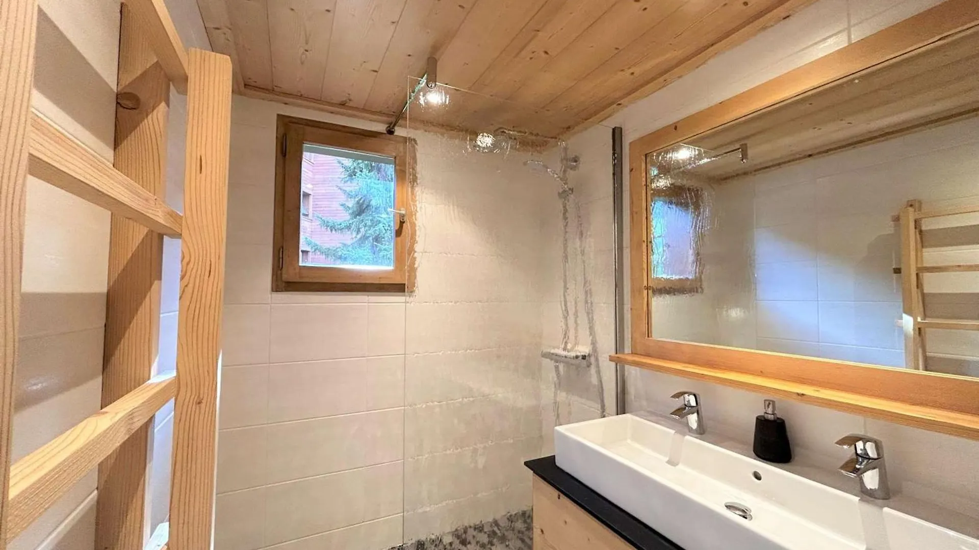 Appartement Familial 4 Pieces, Ski-In/Ski-Out, 8 Pers, Meribel - Fr-1-180-596 Les Allues 法国